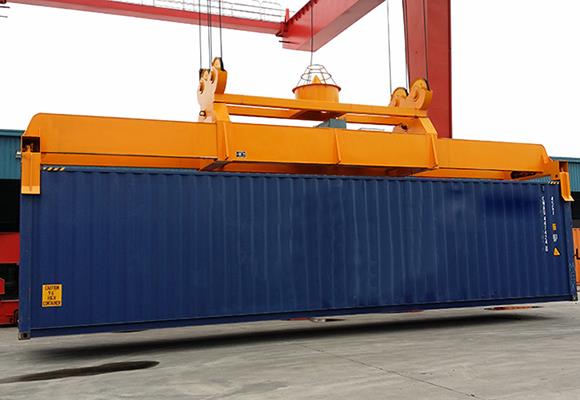 Ecarteurs télescopiques hydrauliques pour conteneurs