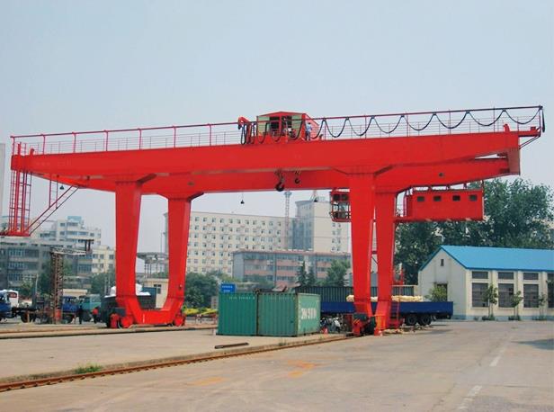 U Type nouvelle conception mobile grue à portique monté sur rail de 80 tonnes